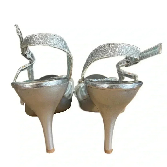 Wild Rose Metallic Silver Heeled Sandals sz 6​ - Picture 5 of 8